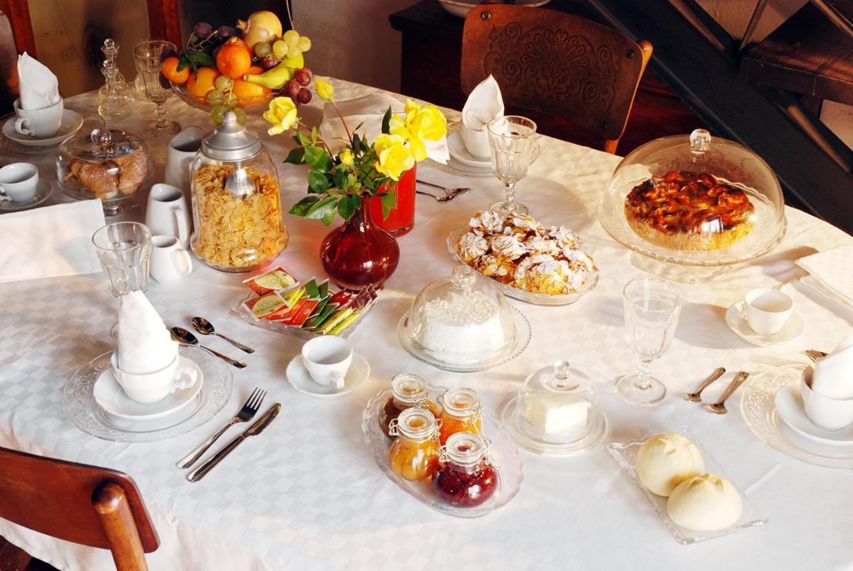 Cascina La Buca Guest House Castello di Serravalle Ngoại thất bức ảnh