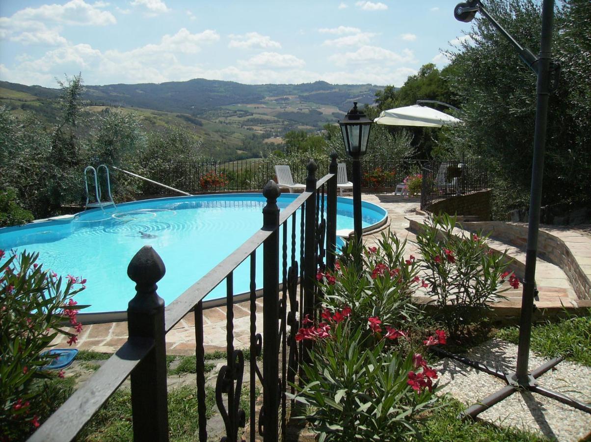 Cascina La Buca Guest House Castello di Serravalle Ngoại thất bức ảnh