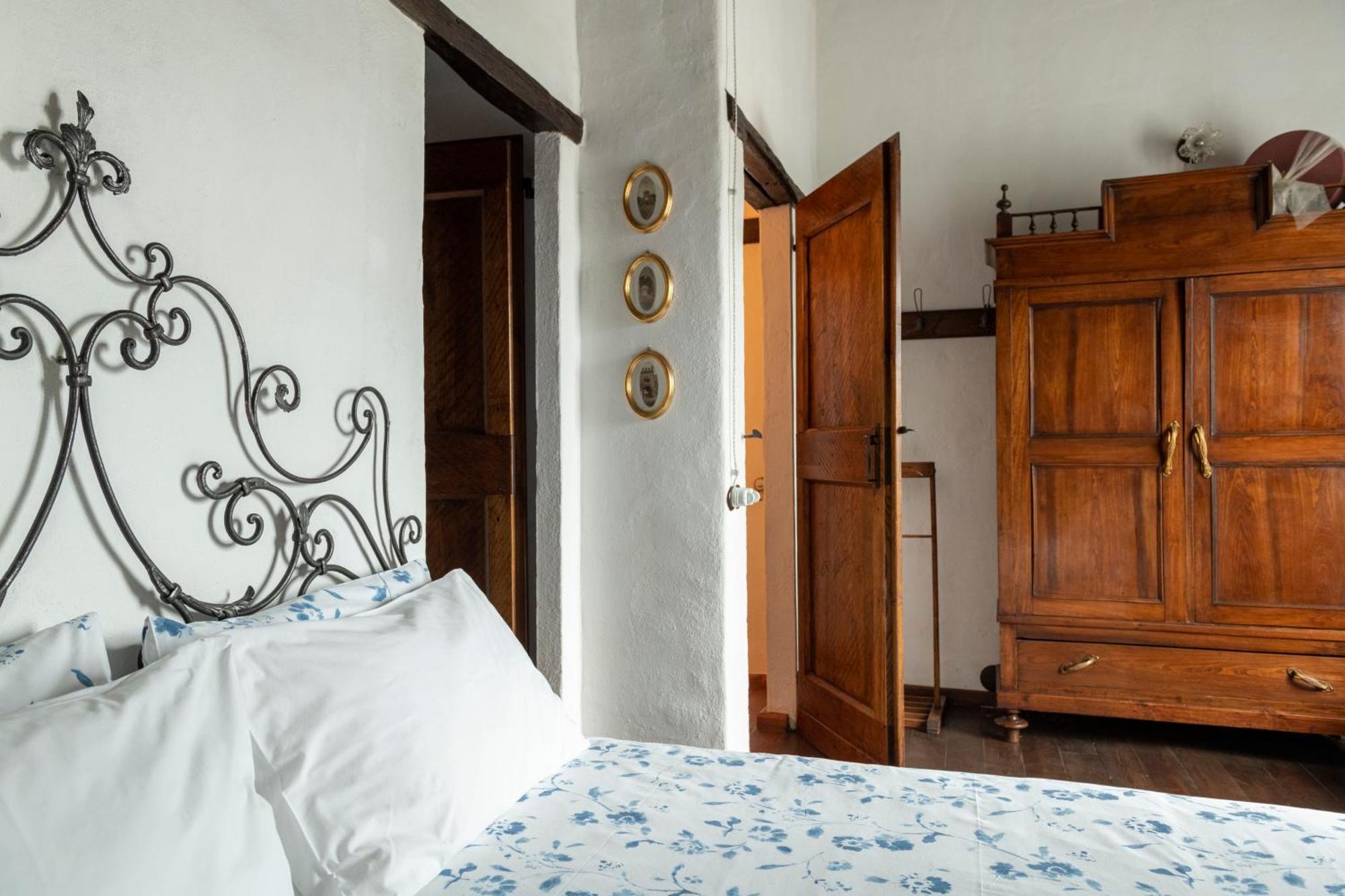 Cascina La Buca Guest House Castello di Serravalle Ngoại thất bức ảnh